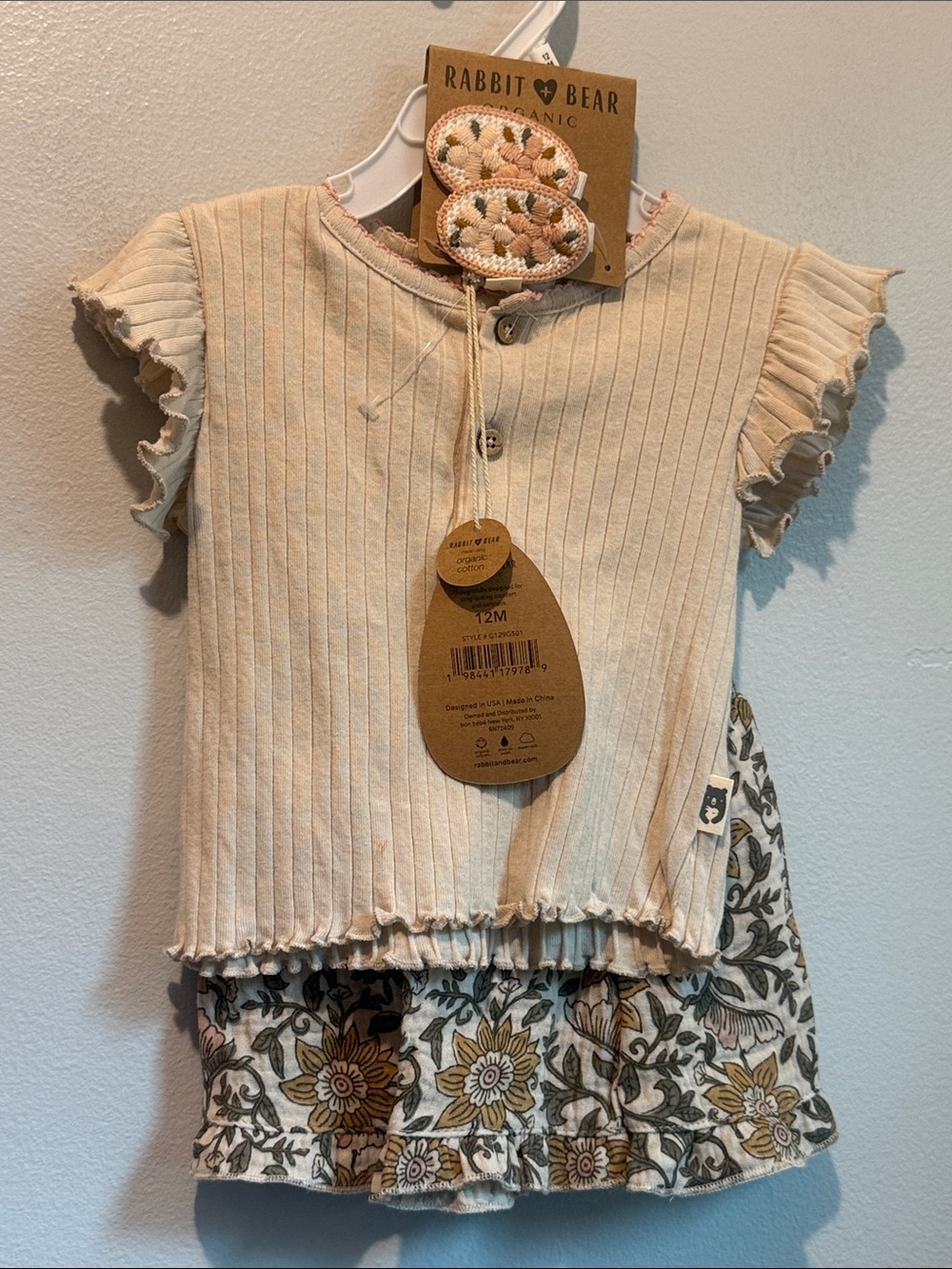 Rabbit + Bear Set Organic Cream Ribbed Short Sleeve Top Skort Hair Clips